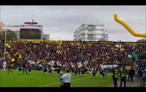 ASR vs PAU / L' ARCB Valvert soutien les jaunes et noirs 