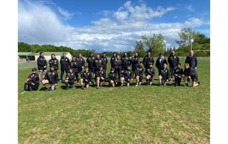 Remise des k-ways pour nos M12, M14 et équipe de rugby à touché (touch)